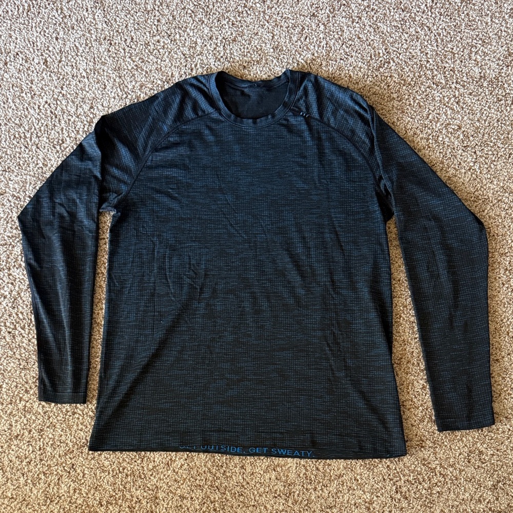 Lululemon Men’s Black/Blue Long Sleeve